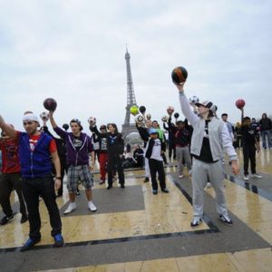 Eiffel Tower Football freestyle Flash mob