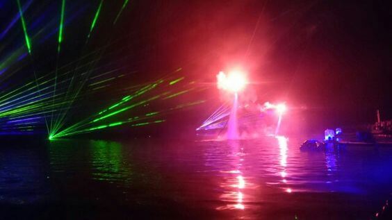 Laser Entertainers For Water Events