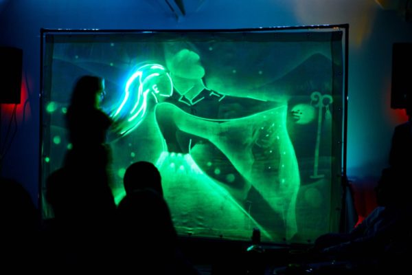 Creative-art-neon-light-entertainer-for-events