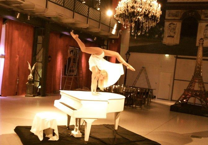 Piano Acrobatic Player for EVENTS